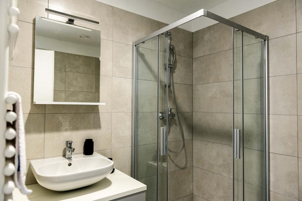 Hostel 'Sd Palacin' Szybenik Zewnętrze zdjęcie