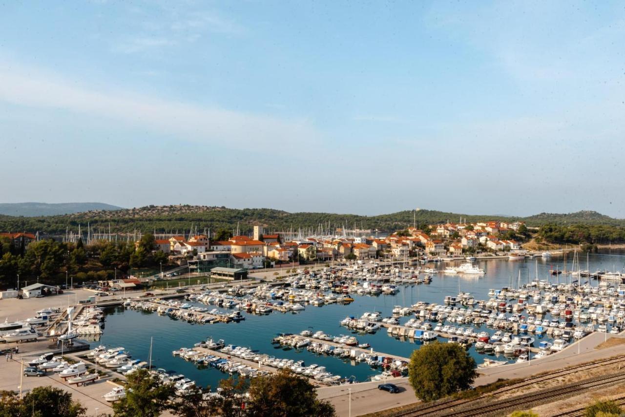 Hostel 'Sd Palacin' Szybenik Zewnętrze zdjęcie